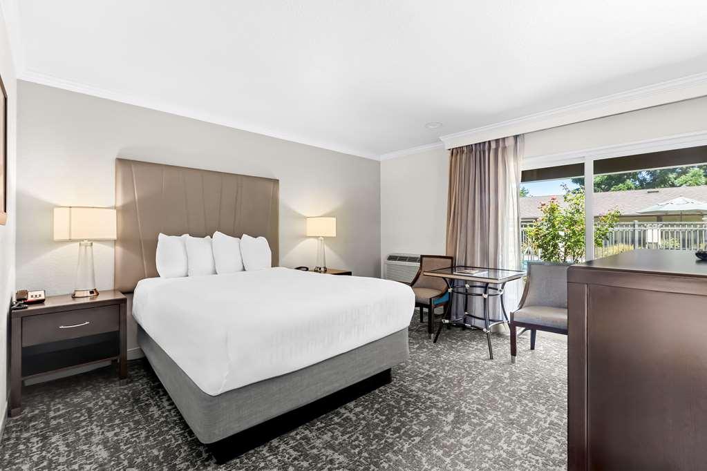 Best Western Garden Inn Santa Rosa Oda fotoğraf